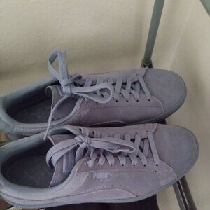 Suede Pumas
